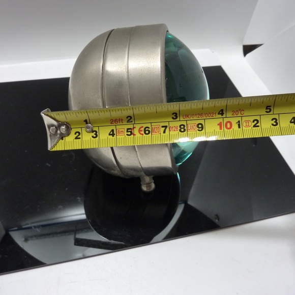 HOWARD MILLER Vintage Desk Clock Glass Magnifying Lens Dome Paper Weight Clock - Picture 9 of 11